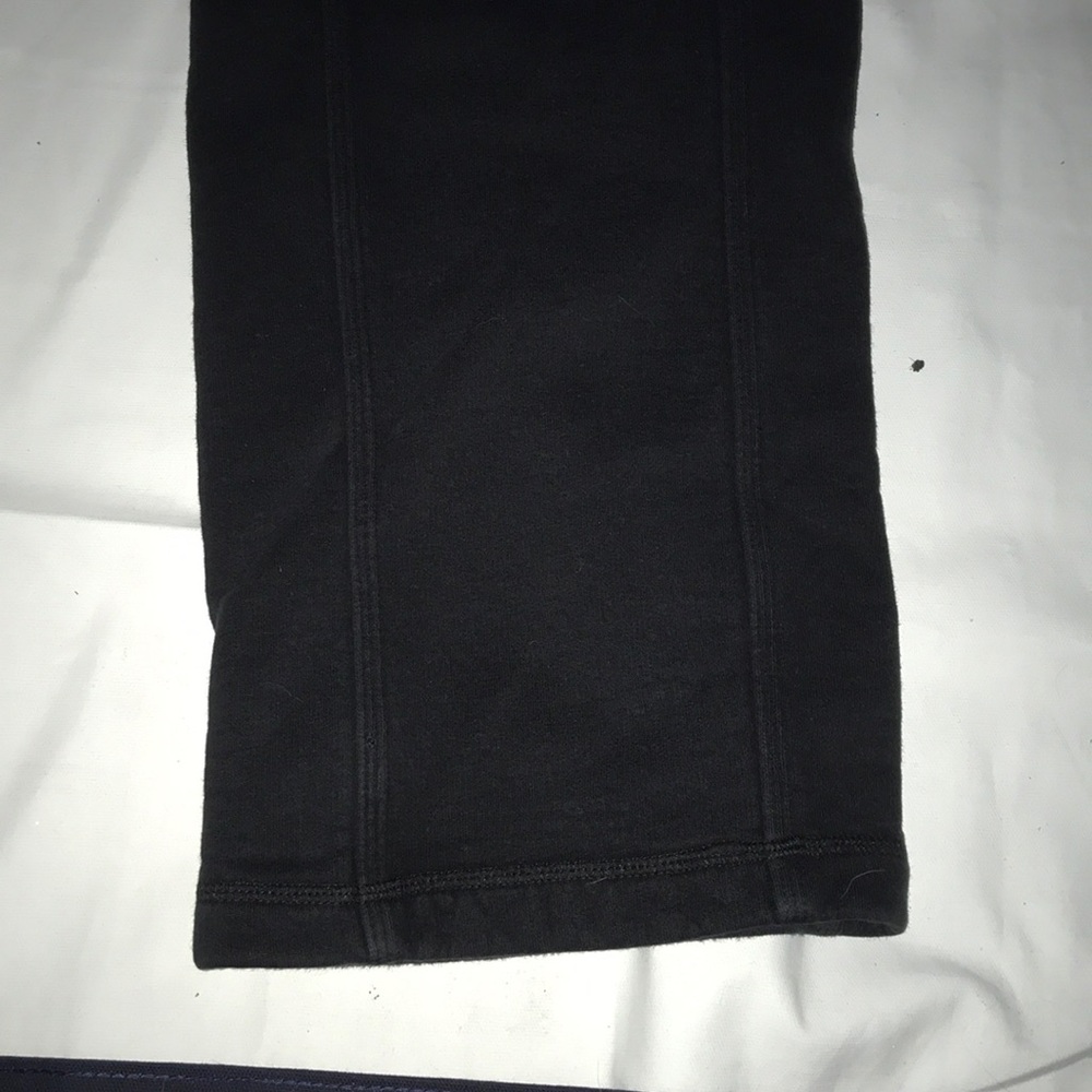 SOLD!! Men’s Lululemon sweats - Picture 2 of 8